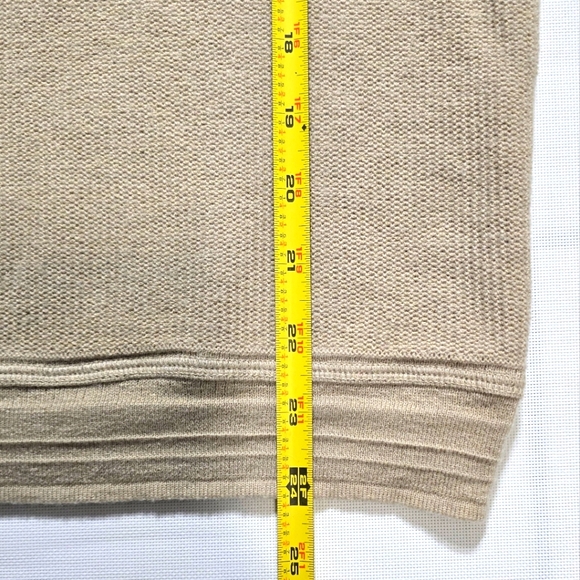 Burberry Merino Wool V Neckline  Light Men's Sweater. Size M. - Picture 7 of 8